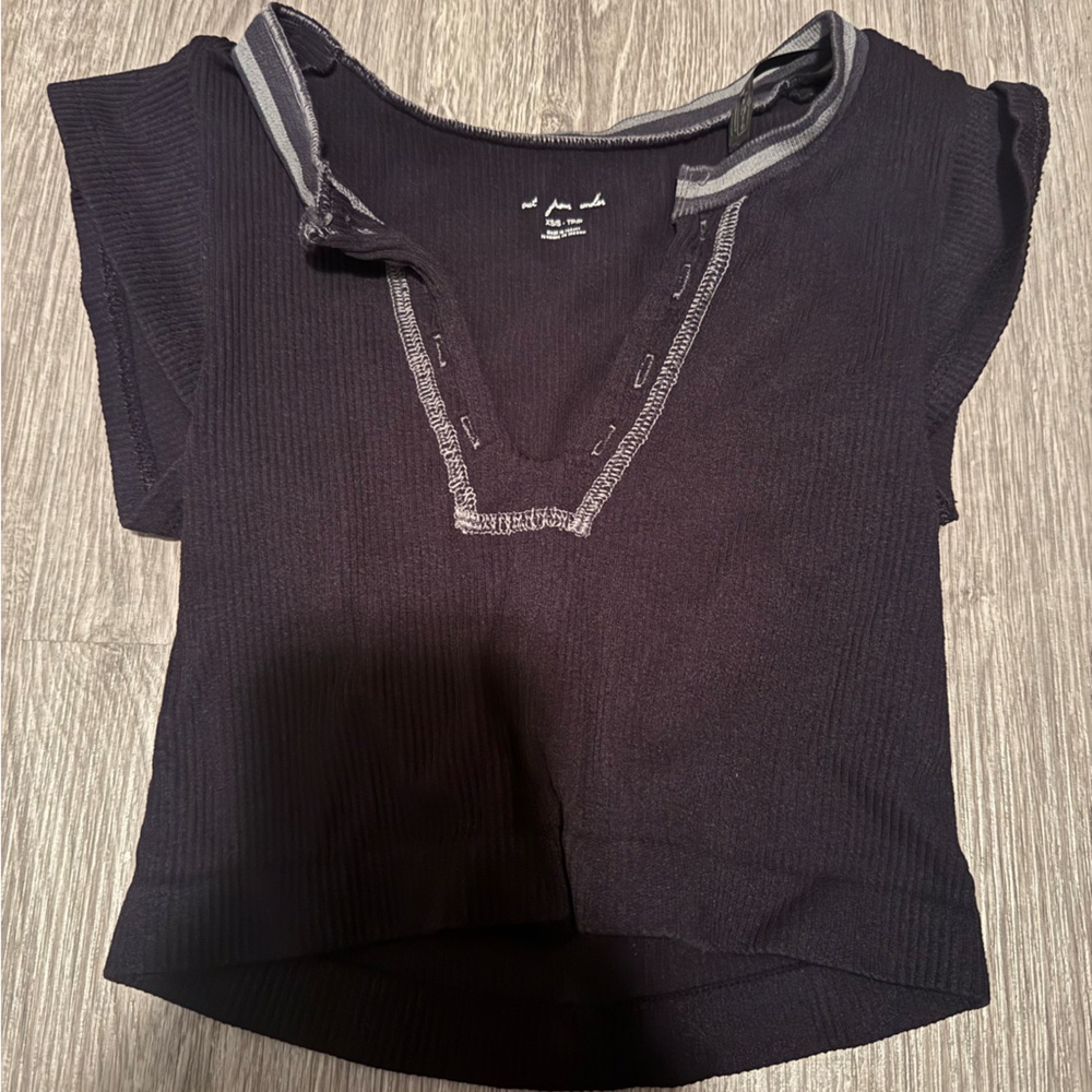 Black Short Sleeve Top